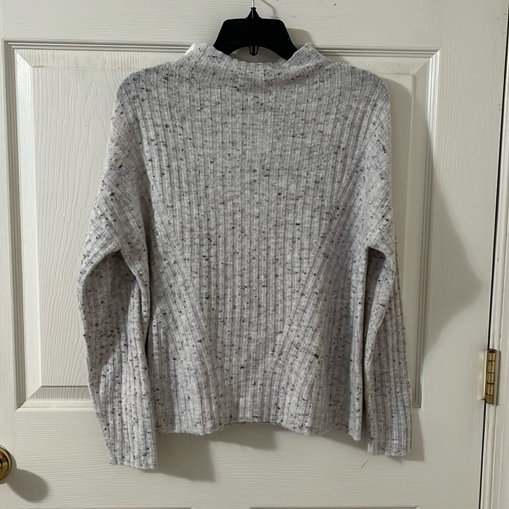 Old navy sweater. Size m